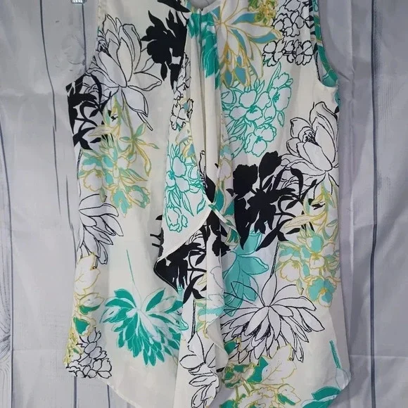 Van Heusen preppy sleeveless floral top - Picture 3 of 8